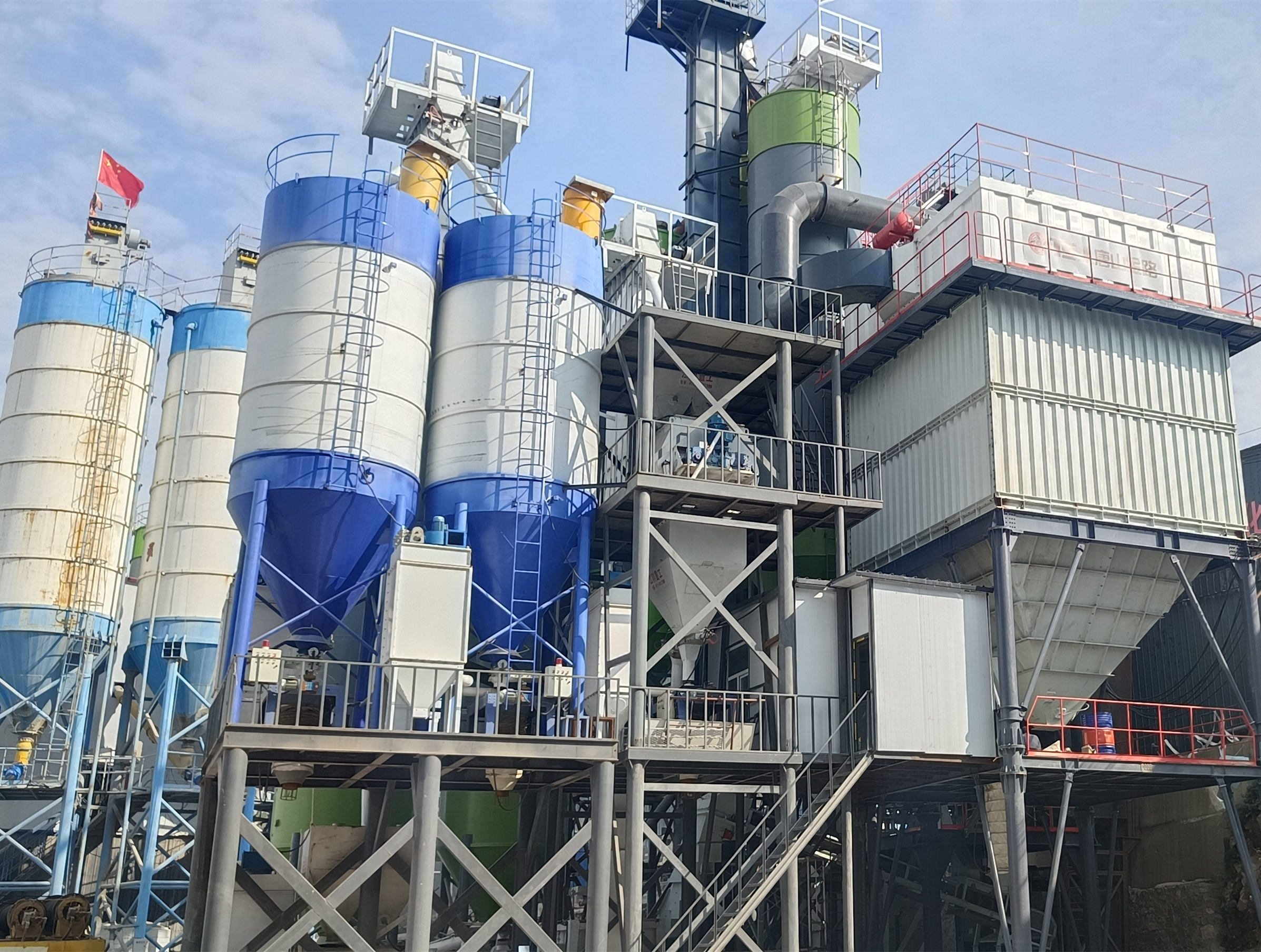 機制砂成建筑用砂主要來(lái)源，唐山金路制砂樓提供高標準機制砂生產(chǎn)設備
